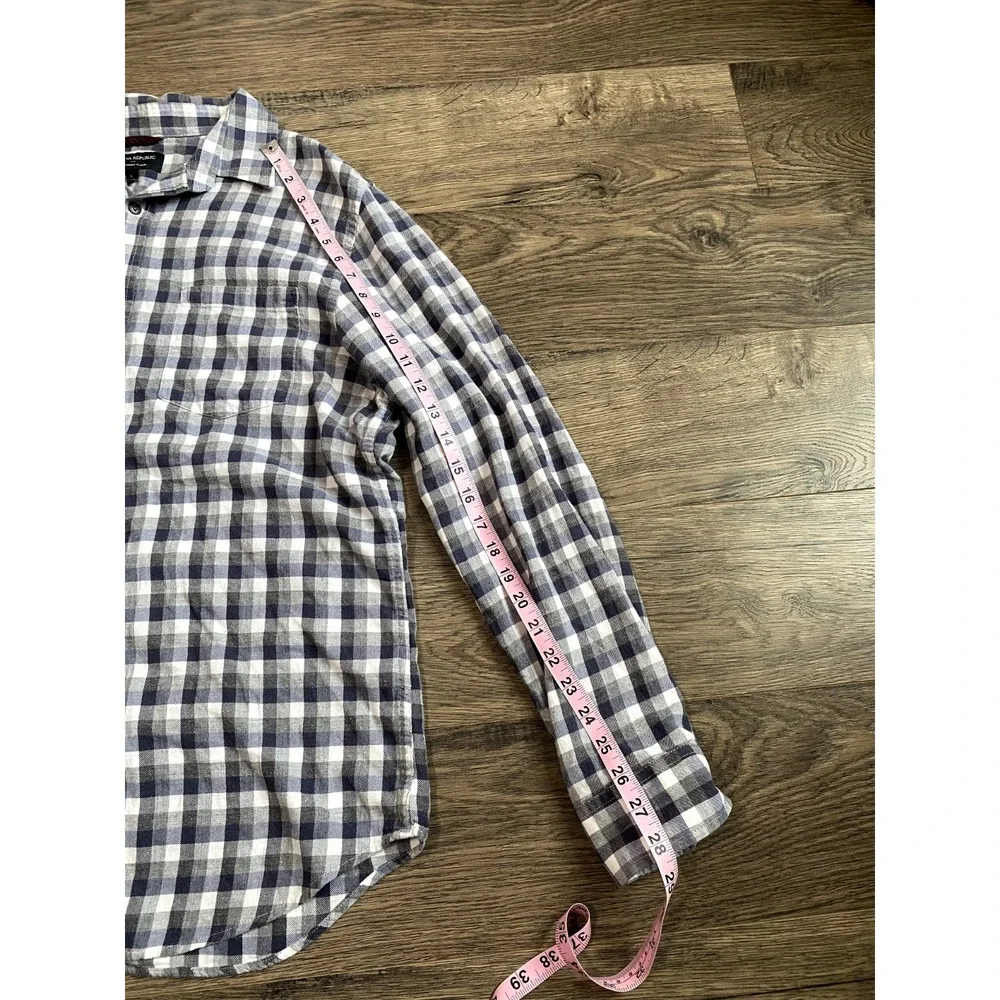 EUC Mens Banana Republic lightweight flannel‎ grey blue plaid button up size L